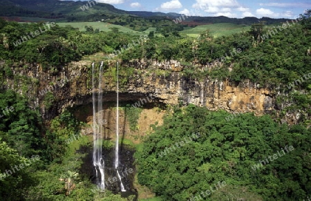 Der Chamarel Wasserfall im Westen von Mauritius.   