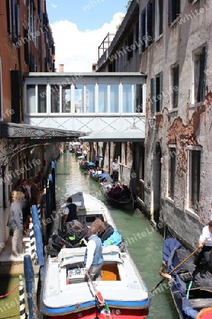 Gondeln Stau in Venedig