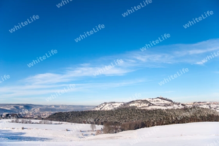 Winterlandschaft mit Leuchtenburg