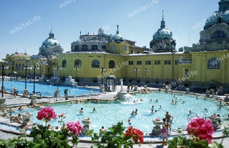 Das Szechenyi Bad in Budapest der Hauptstadt von Ungarn in Osteuropa..