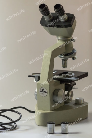 Mikroskop und Okulare