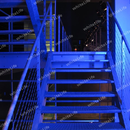 blaue Treppe