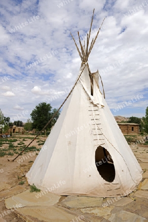 Nachbildung eines Zeltes der Ute Indianer, Bluff, Utah, USA