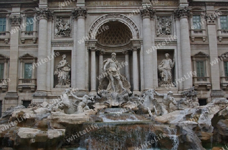Palastfassade des Trevi-Brunnens in Rom (Detail)