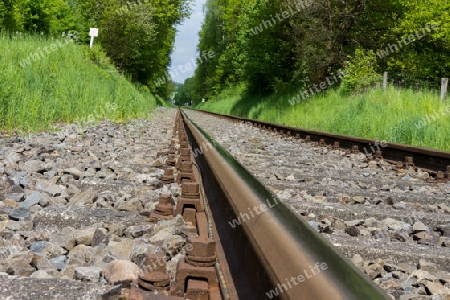 Eisenbahn durch den Wald