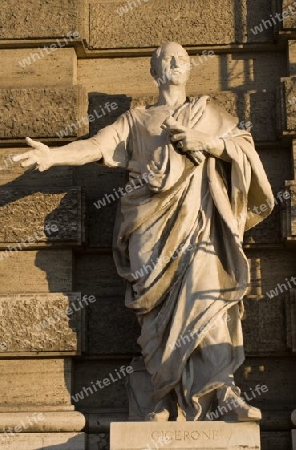 Rom - Cicero statue - 	Justizpalast