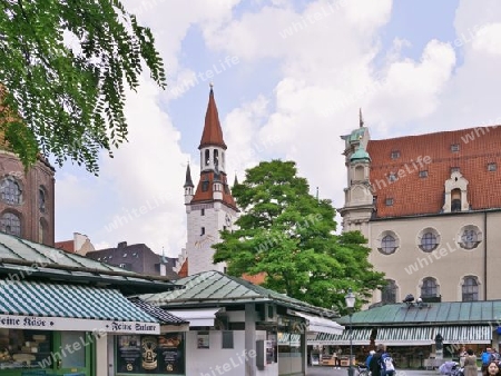 M?nchen - Blick vom Viktualienmarkt in Richtung Altes Rathaus