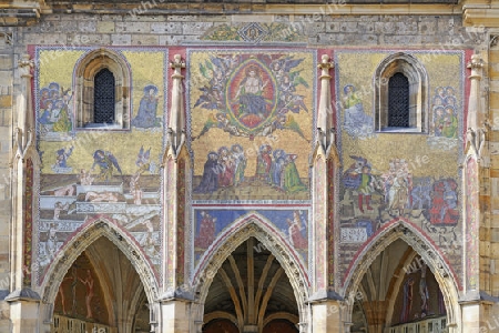 Wandmalereien am Fusse des Suedturm des Veitsdom, St. Veit, Burg von Prag, Hradschin, UNESCO-Weltkulturerbe, Tschechien, Tschechische Republik, Europa