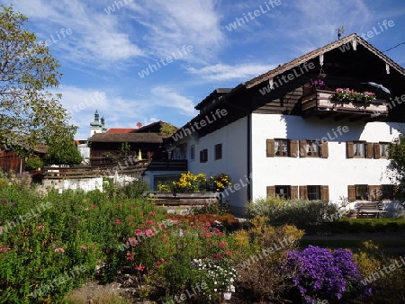 Bayerische Gartenidylle. Tutzing,Starnberger See