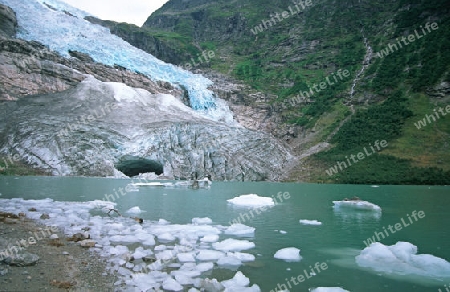 Gletschersee am Briksdalsbreen Gletscher