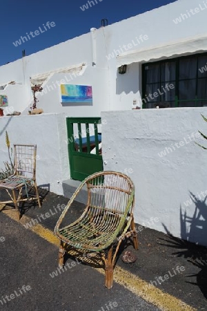 Sessel vor einem Haus in Playa Quemada, Lanzarote