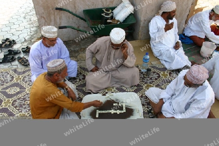 araber beim domino spielen
