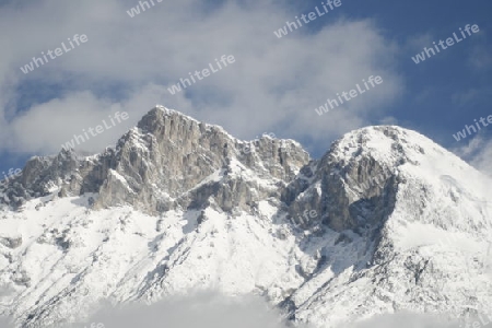Hohe Munde bei Telfs in Tirol, Oesterreich mit Schnee
