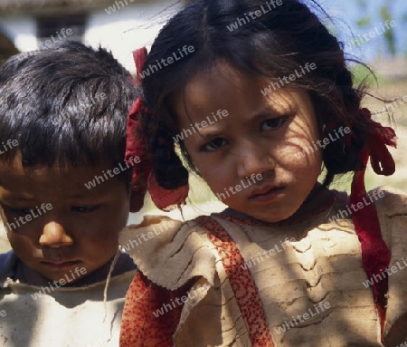 Kinder im Himalaja