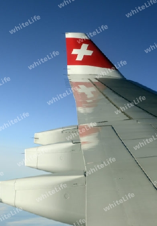 Ein Swiss Flugzeug auf dem Weg in die Hauptstadt Bangkok von Thailand in Suedostasien.