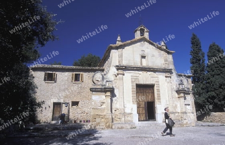 Das Dorf Pollenca mit dem Kloster Sant Domenec im Februar im Osten der Insel Mallorca einer der Balearen Inseln im Mittelmeer.    