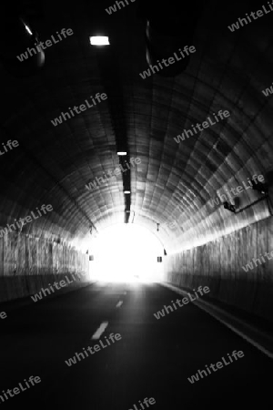 Aus dem Tunnel ins Licht