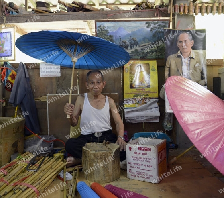 Ein Bild des Thailaendischen Koenig Bhumibol in der Stadt Chiang Mai im norden von Thailand in Suedostasien, 