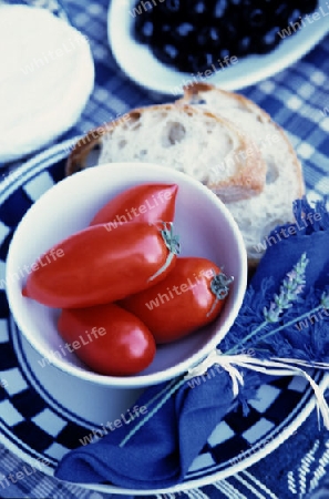 Tomate mit Brot
