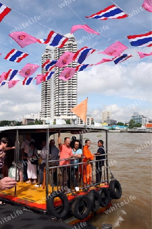 the Mae Nam Chao Phraya river in the city of Bangkok in Thailand in Suedostasien.