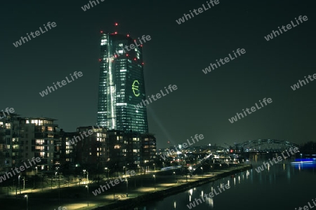 EZB bei Nacht