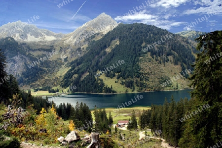 Bergsee im Tannheimer Tal in Tirol