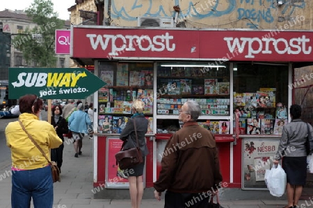 Ein Kiosk im Stadtteil Kazimierz in der Altstadt von Krakau im sueden von Polen.
