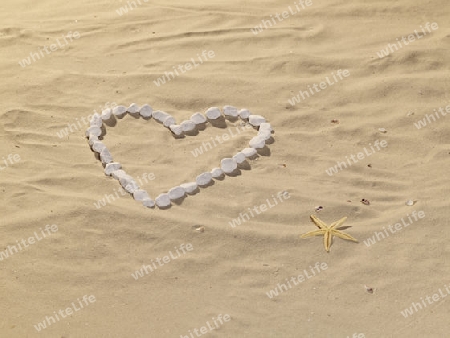 Herz in Sand
