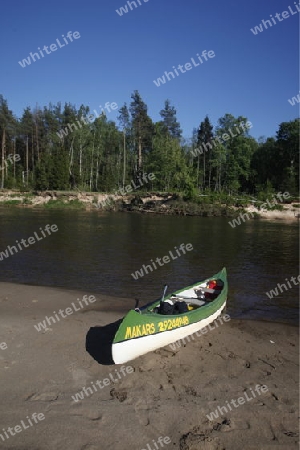 Kanu Fahren auf den Fluss Gauja in Sigulad oestlich von Riga der Hauptstadt von Lettland im Baltikum in Osteuropa.  