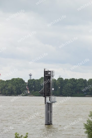 Seezeichen in der Elbe