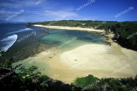 Eine Bucht suedlich von Jimbaran im sueden der Insel Bali, Indonesien.
