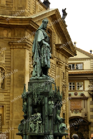 statue von karl IV in prag
