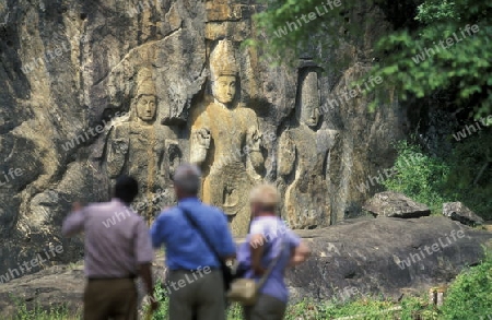 Asien, Indischer Ozean, Sri Lanka,Die Stein Buddhas von Buduruwagala bei Wellawaya an der Suedkueste von Sri Lanka. (URS FLUEELER)