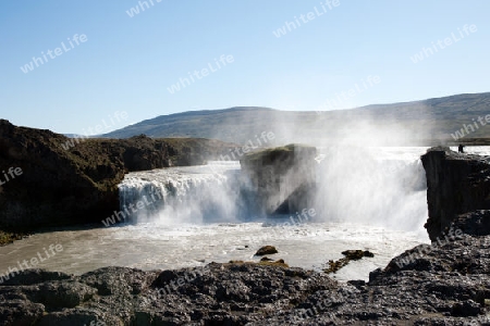 Der Nordosten Islands, der aufgrund seiner Wassermassen imponierende Wasserfall Godafoss (G?tterwasserfall)