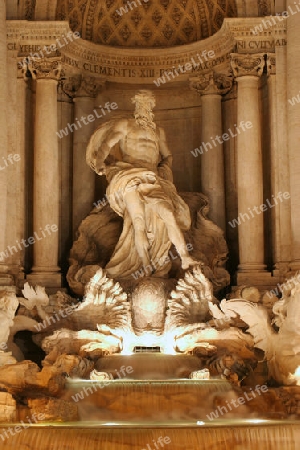 Rom - Fontana di Trevi durch die Nacht
