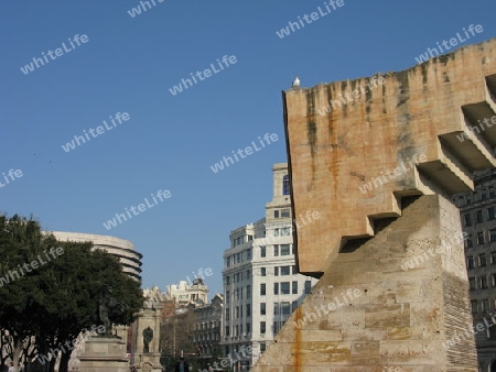 Steinskulptur an der Placa de Catalunya