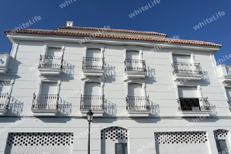 Weisse Hausfassade in Andalusien