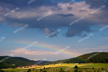 Landschaft bei Kahla mit Regenbogen