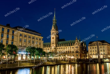 Hamburg, Rathaus bei Nacht