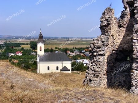 Kirche und Burgruine