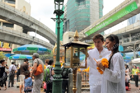 Der Erewan Schrein in der Th Phra Ram 1 Road beim Siam Square in Bangkok der Hauptstadt von Thailand in Suedostasien.  