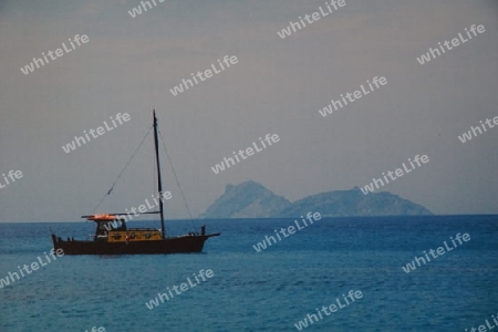 Fischerboot vor der Insel