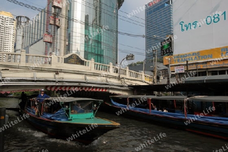 Der alltag auf dem Khlang Saen Saeb Kanal in Bangkok der Hauptstadt von Thailand in Suedostasien