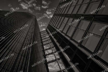 Frankfurt Bürogebäude aus tiefer Perspektive