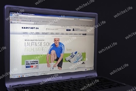 Website, Internetseite, Internetauftritt der Karstadt AG  auf Bildschirm von Sony Vaio  Notebook, Laptop