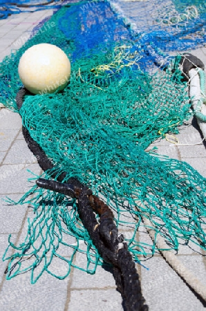 Fischernetze mit Tau und Boje