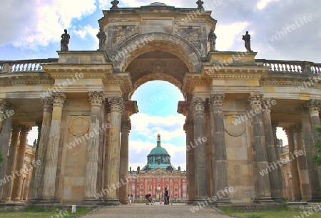 Der Blick zum Neuen Palais in Potsdam- Sanssouci