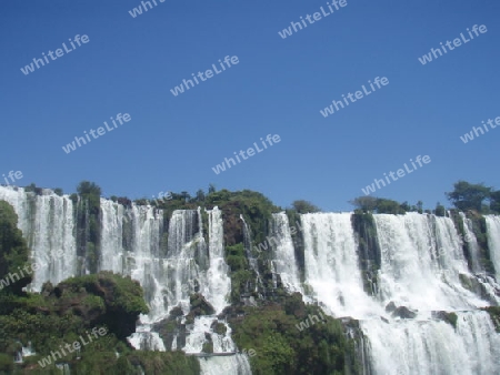 Wasserfall mit "Terasse"
