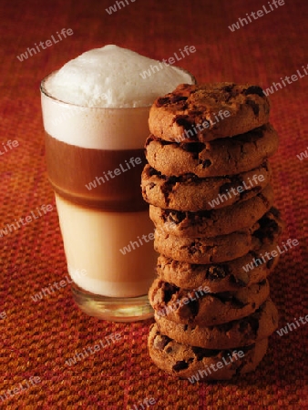 Latte Macchiato with cookies