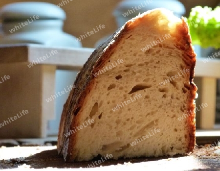 Frisches Schwarz-Brot  1